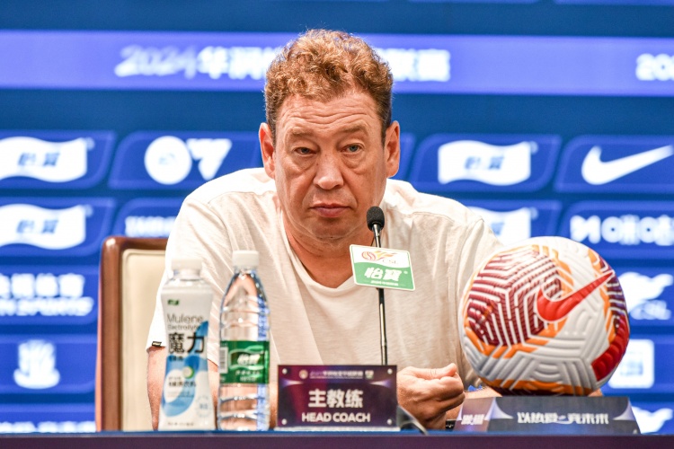 斯卢茨基:申花困境中迎百场,人员紧缺全力拼