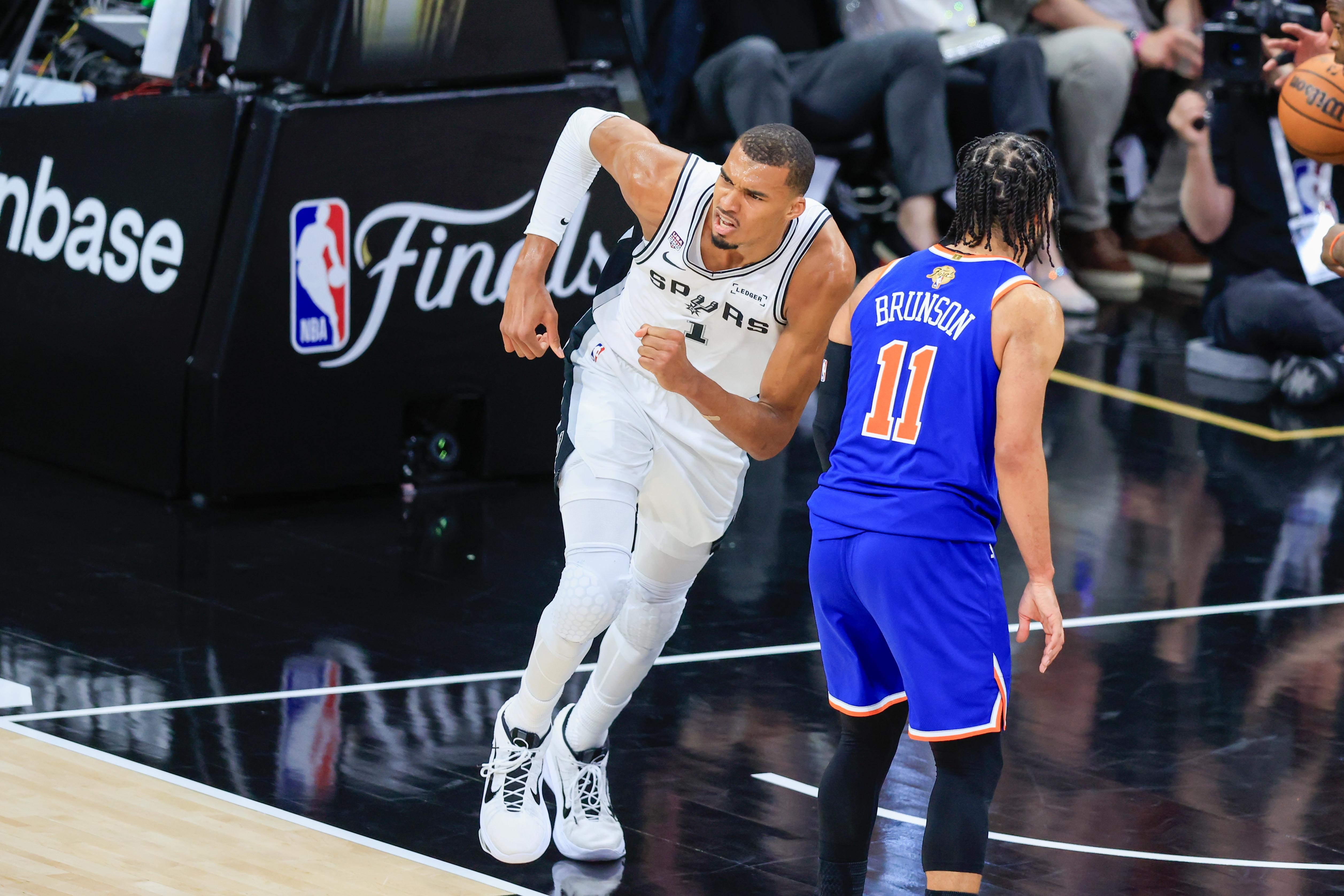 NBA前瞻:马刺客场挑战尼克斯,能否扭转局势?