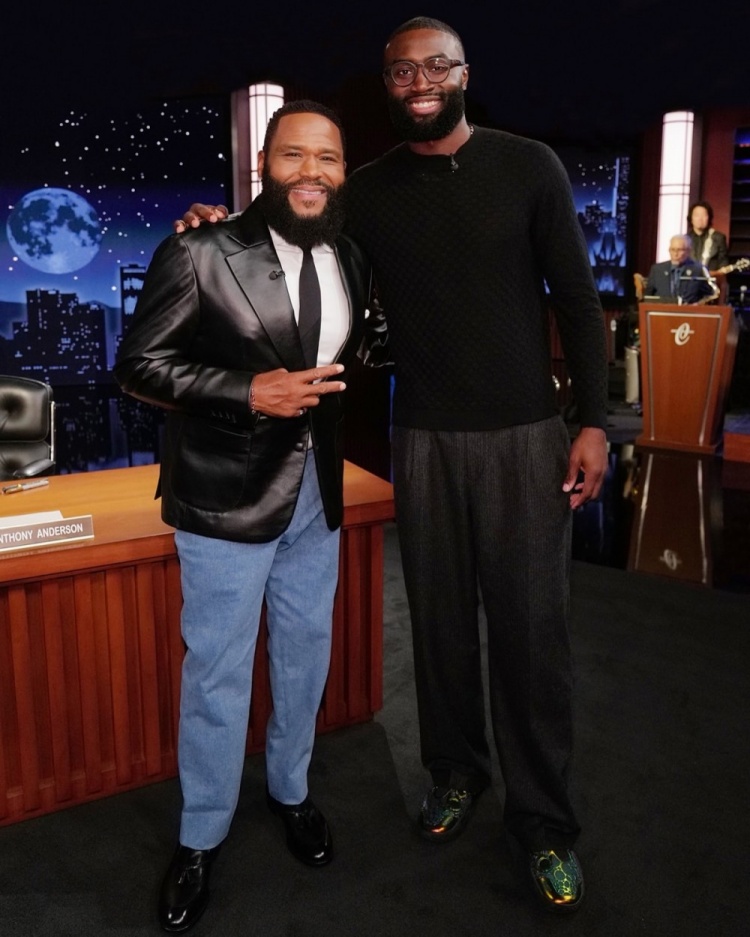 杰伦·布朗展示自主品牌新签名鞋 传承两季